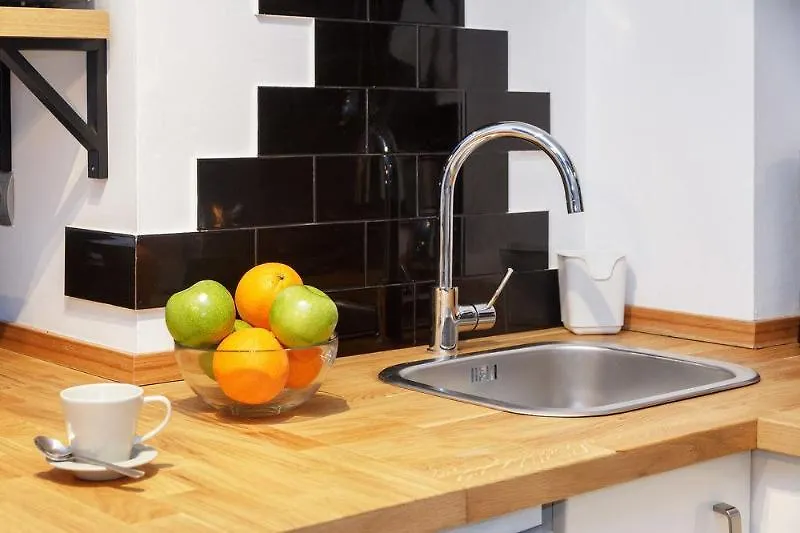Feelathome Marquet Beach Apartments Barcelona