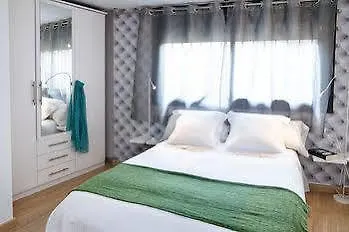 Feelathome Marquet Beach Apartments Barcelona